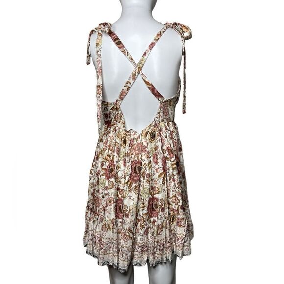 Indikah Floral Criss Cross Knee length Dress Cream & Pink Size Medium - Picture 3 of 3